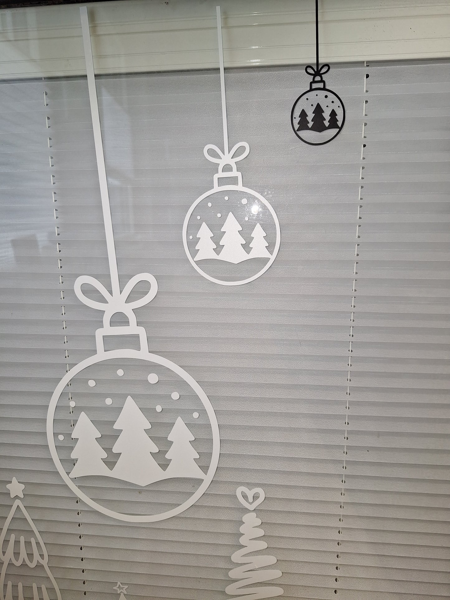 Weihnachtskugeln 9er Set Aufkleber , Weihnachtliche Fensterdekoration, Deko Sticker , Advent , Schaufenster ,  Türen ,  XXL Deko, 2 Farben