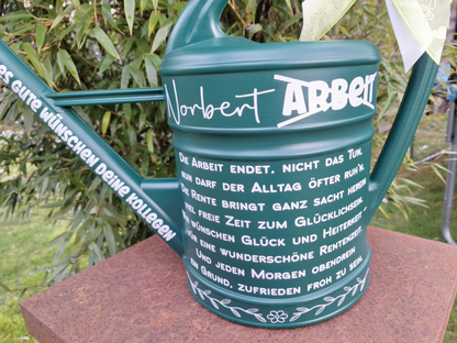 Rentnergeschenk Ruhestand Garten Gießkanne personalisiert mit Namen und Spruch Retro Grün 10 Liter