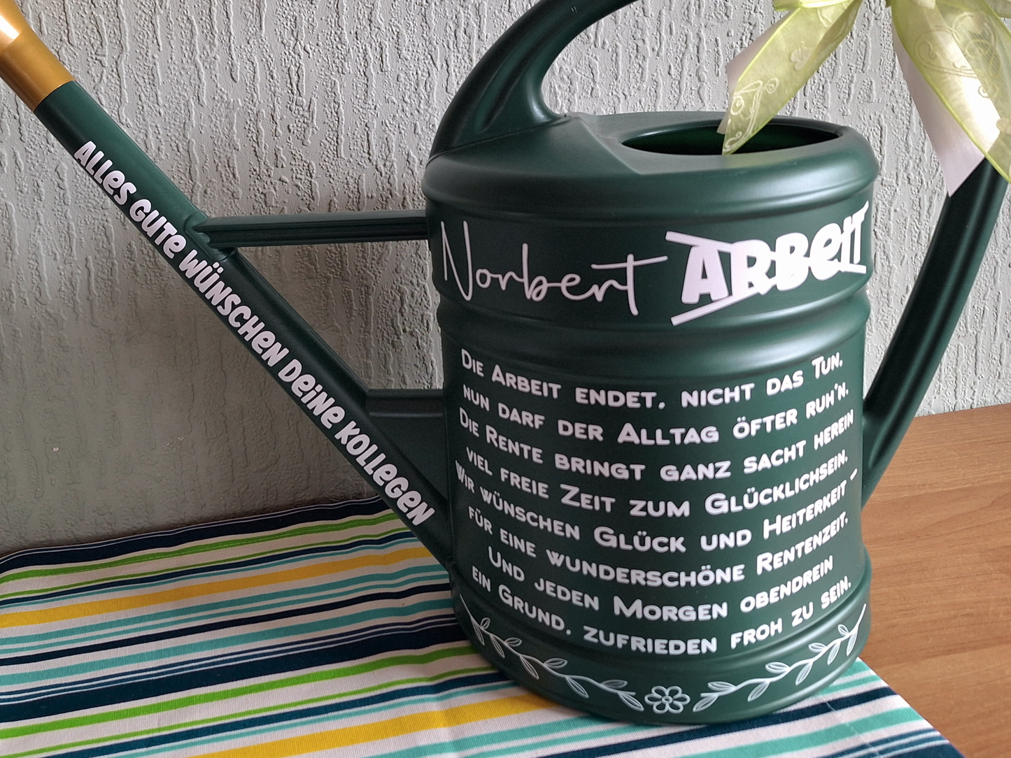 Rentnergeschenk Ruhestand Garten Gießkanne personalisiert mit Namen und Spruch Retro Grün 10 Liter